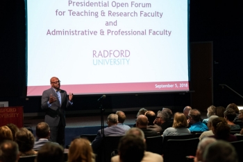 President Hemphill hosts a forum for faculty in the Bonnie auditorium.