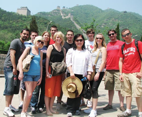 Group in front of Great Wall.