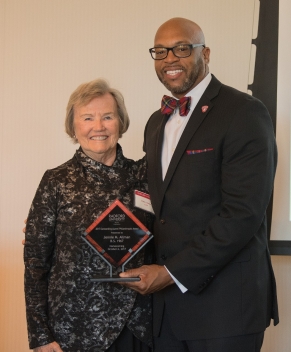 2017 Outstanding Alumni Philanthropist Award winner Jeannie M. Allman ’67 with President Brian O. Hemphill during Friday’s Alumni Volunteer Leadership Business Lunch and Awards Ceremony in Kyle Hall.