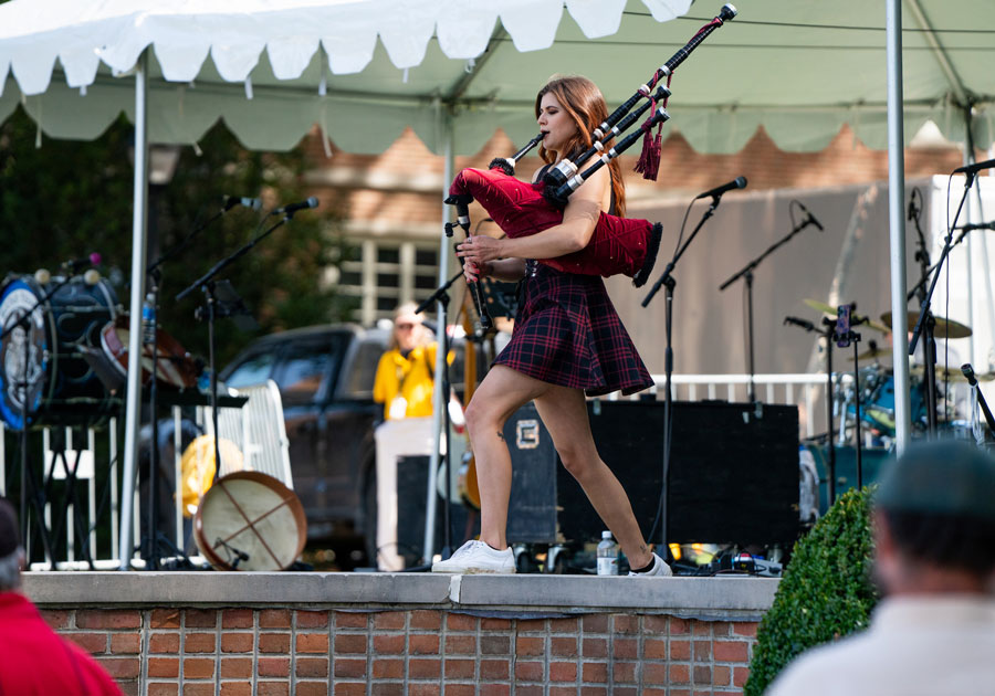 Alley the Piper