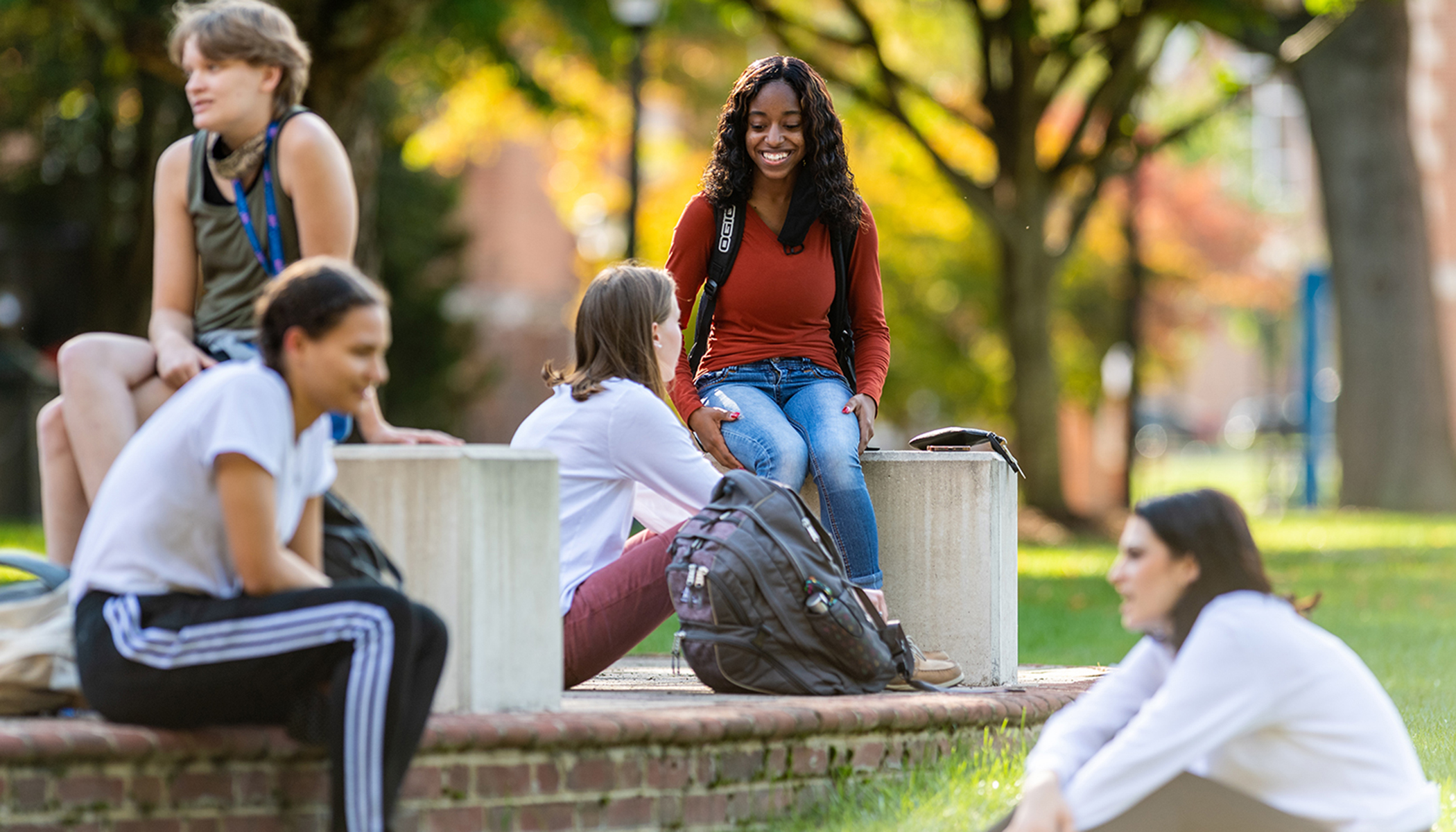 Students on Moffett Lawn.